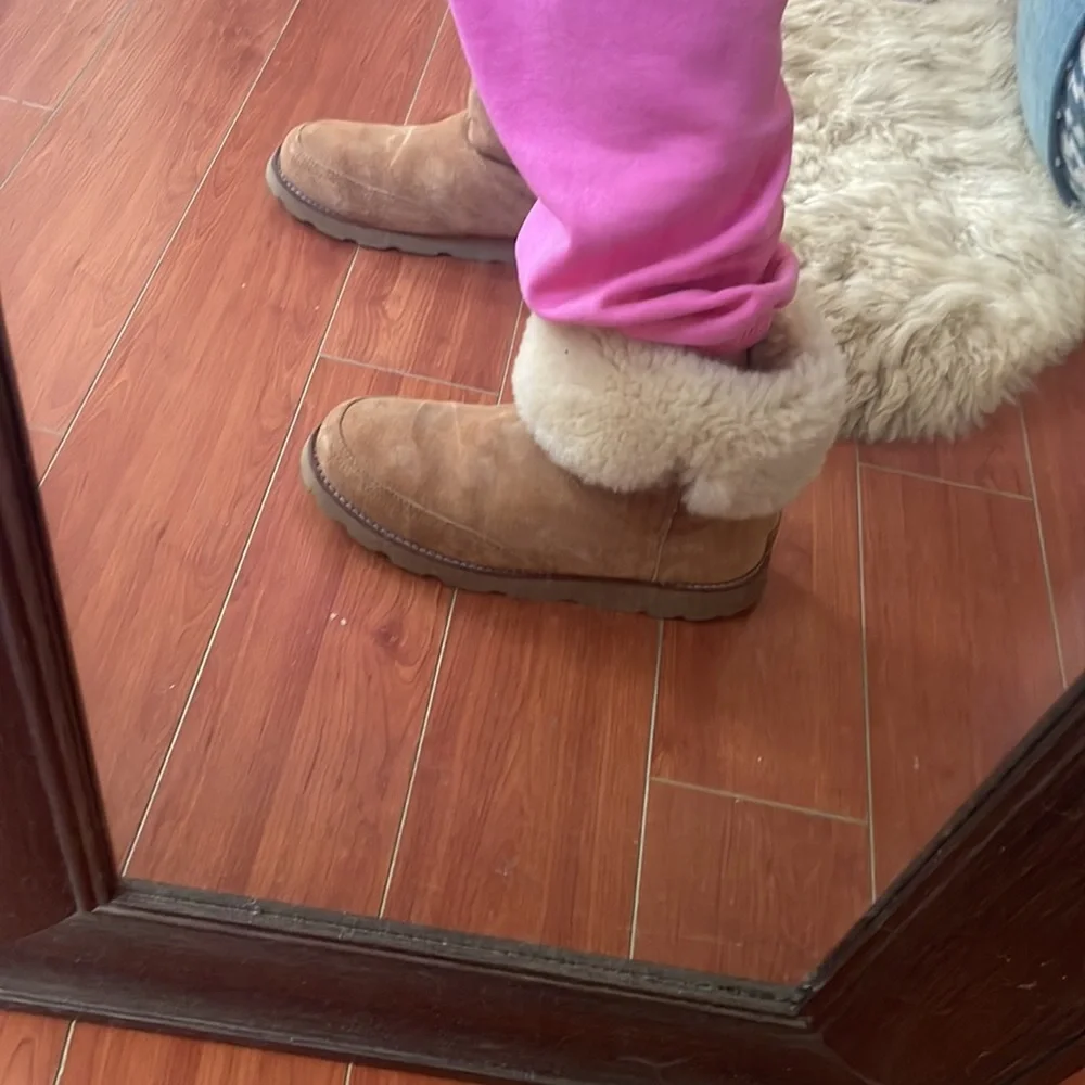 RARE Limited Edition UGGS - Picture 6 of 6